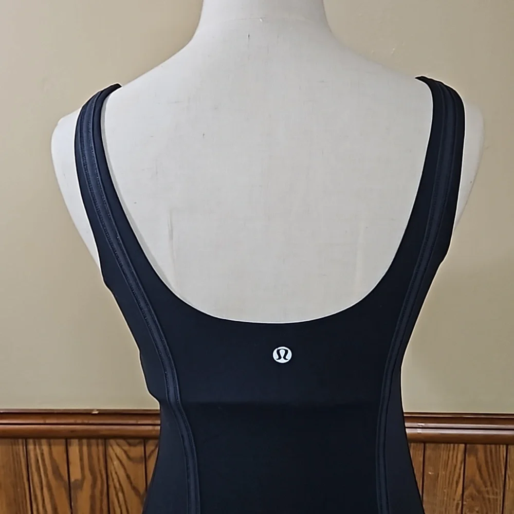 lululemon athletica Sleeveless Top 6 - Picture 5 of 12